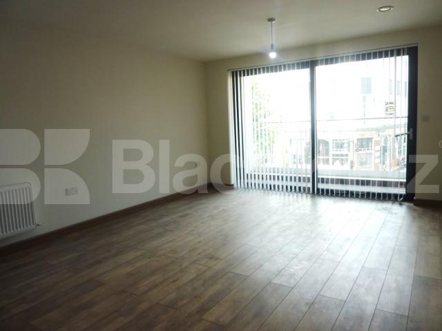 			MODERN TWO BED MINS TO TUBE !, 2 Bedroom, 1 bath, 1 reception Flat			 York Way , KINGS CROSS / CAMDEN